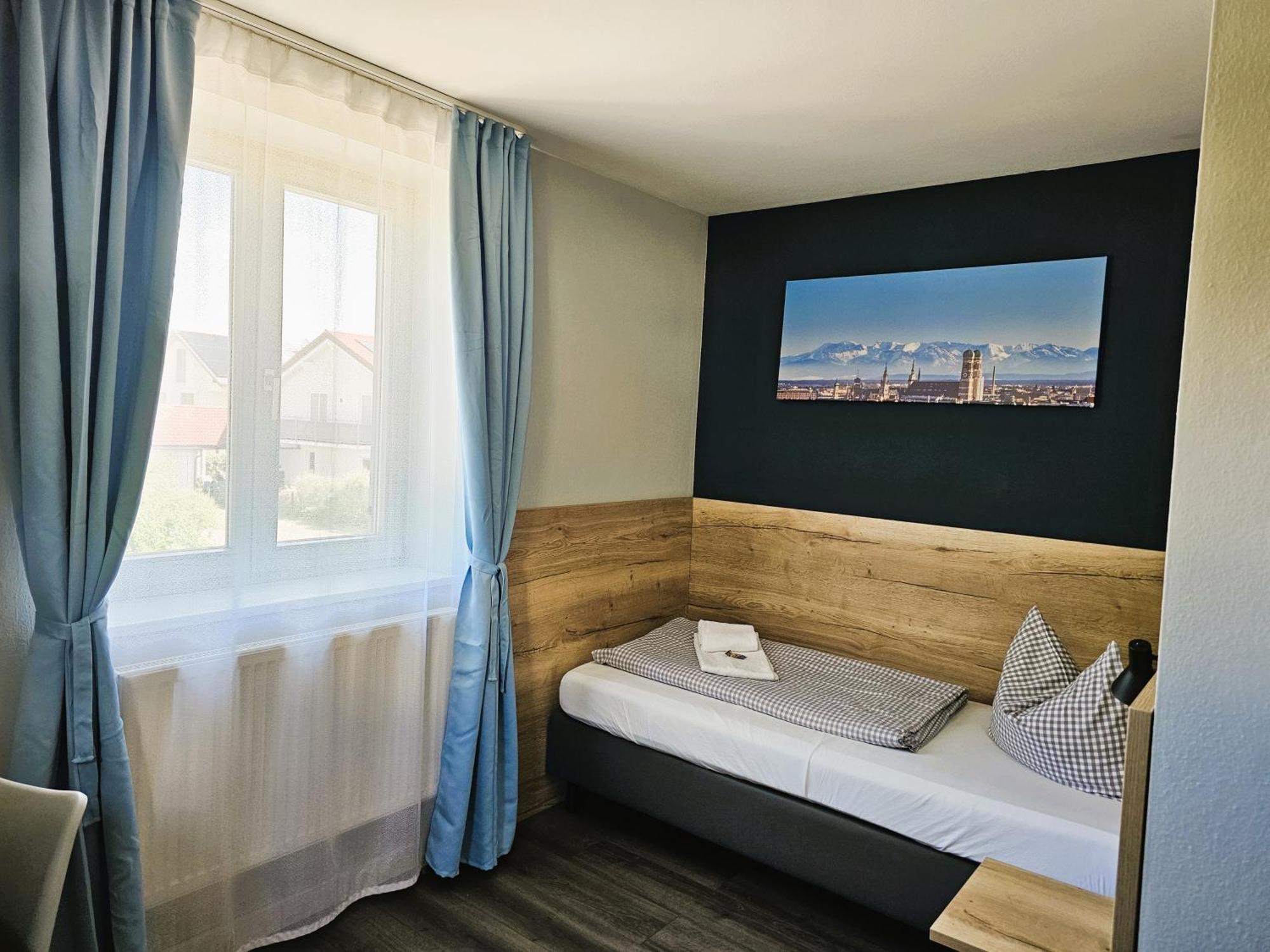 Novitel Pension Pliening - Muenchen Messe Экстерьер фото