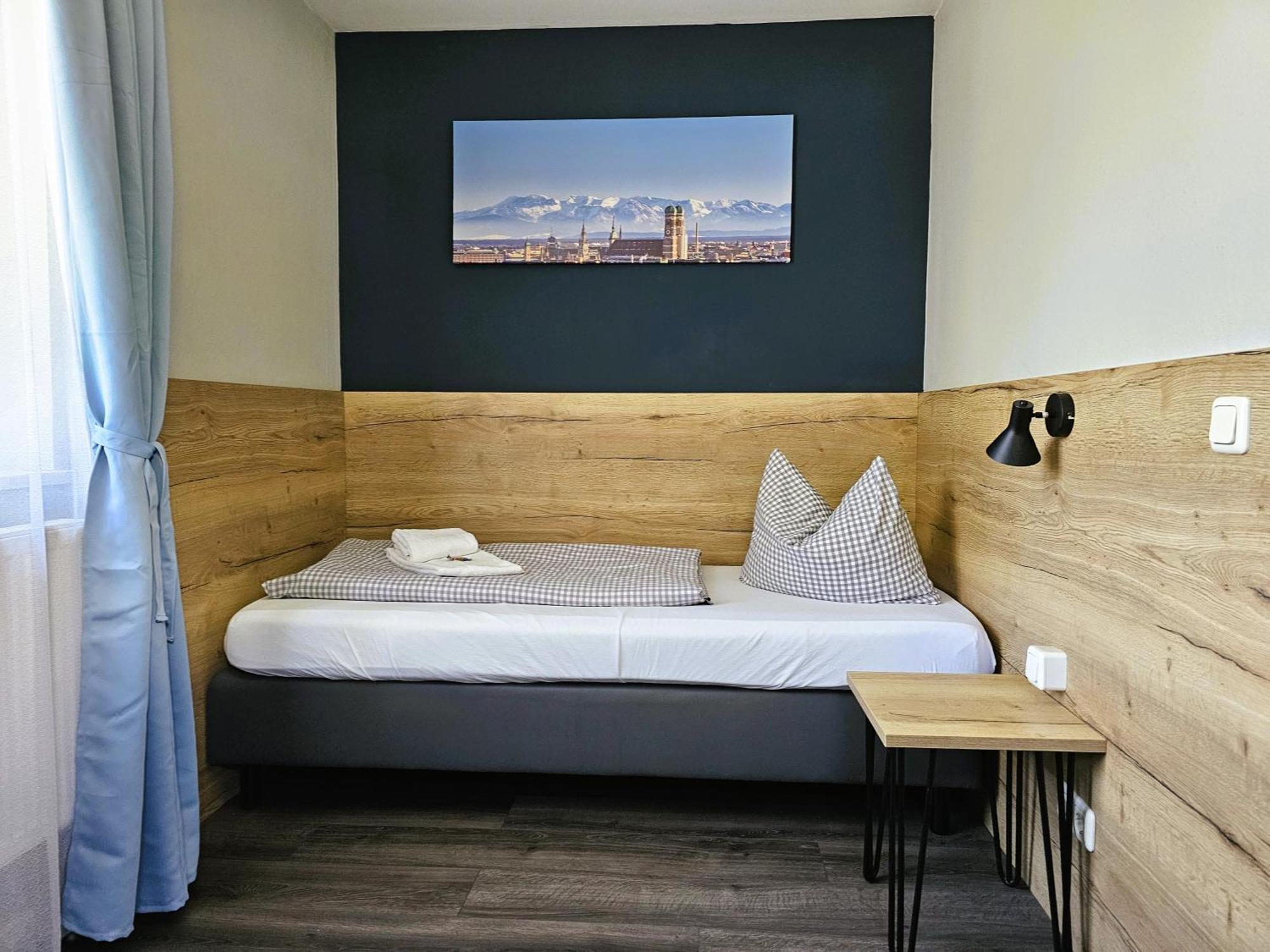 Novitel Pension Pliening - Muenchen Messe Экстерьер фото