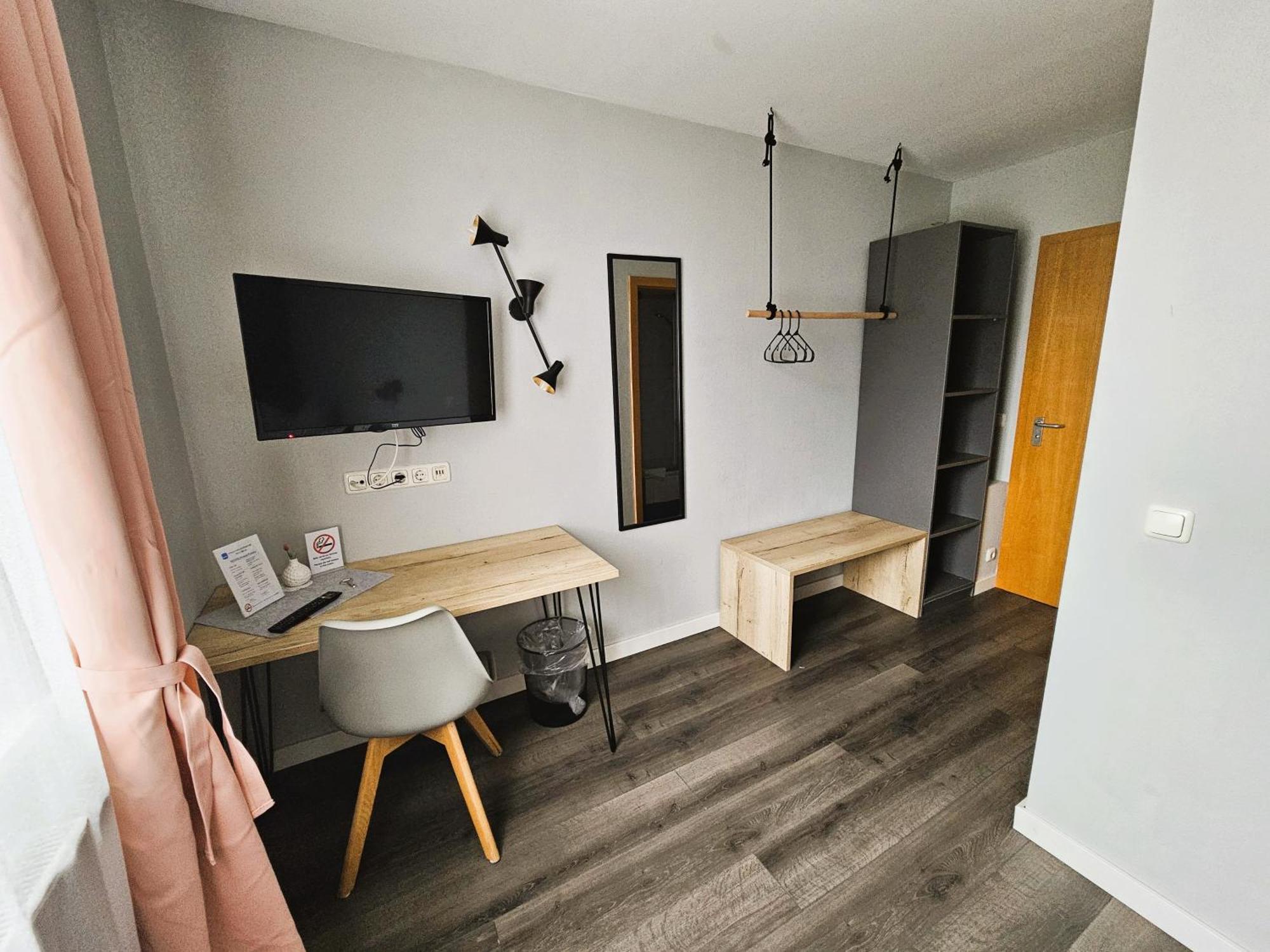 Novitel Pension Pliening - Muenchen Messe Экстерьер фото