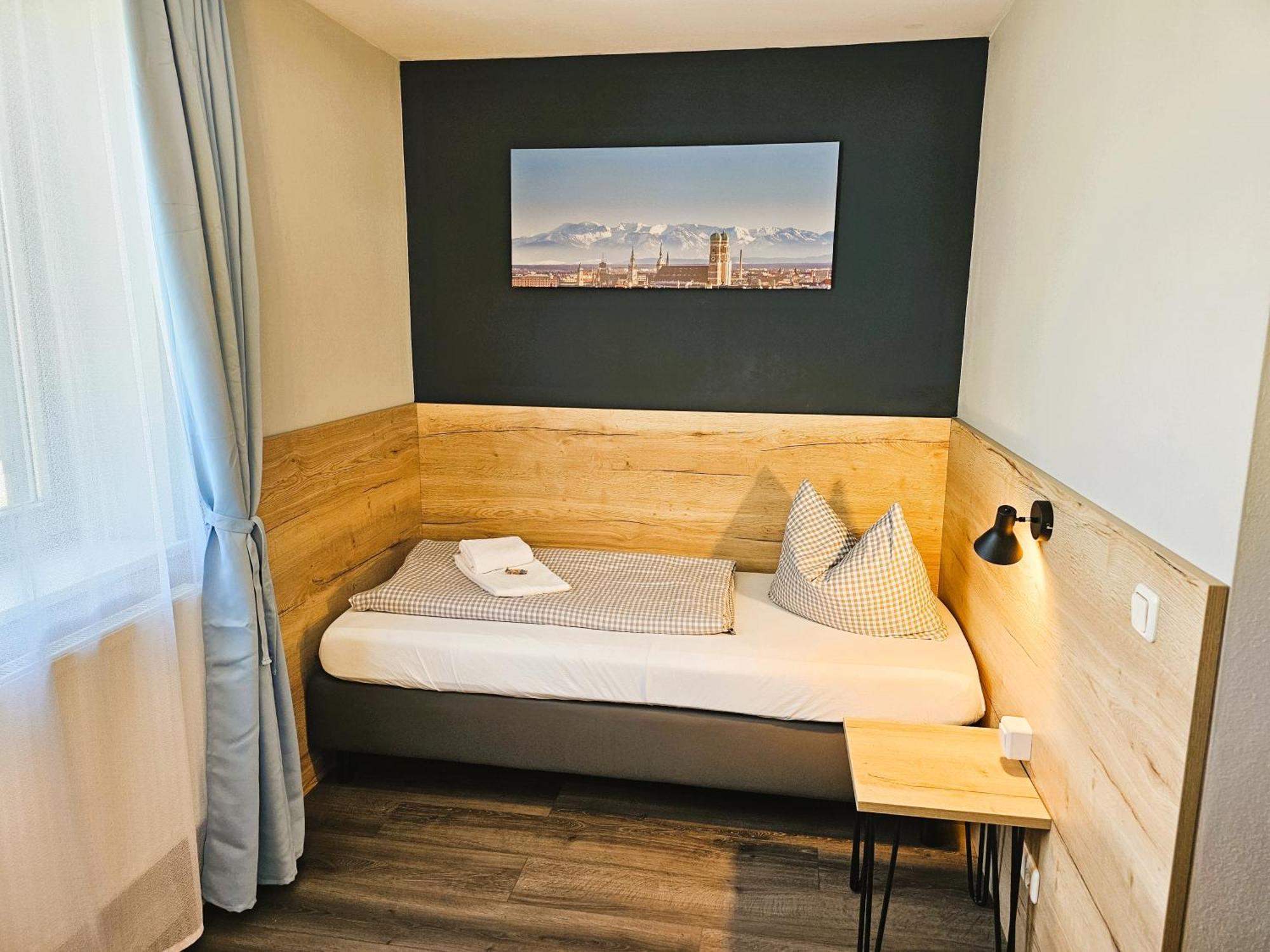 Novitel Pension Pliening - Muenchen Messe Экстерьер фото
